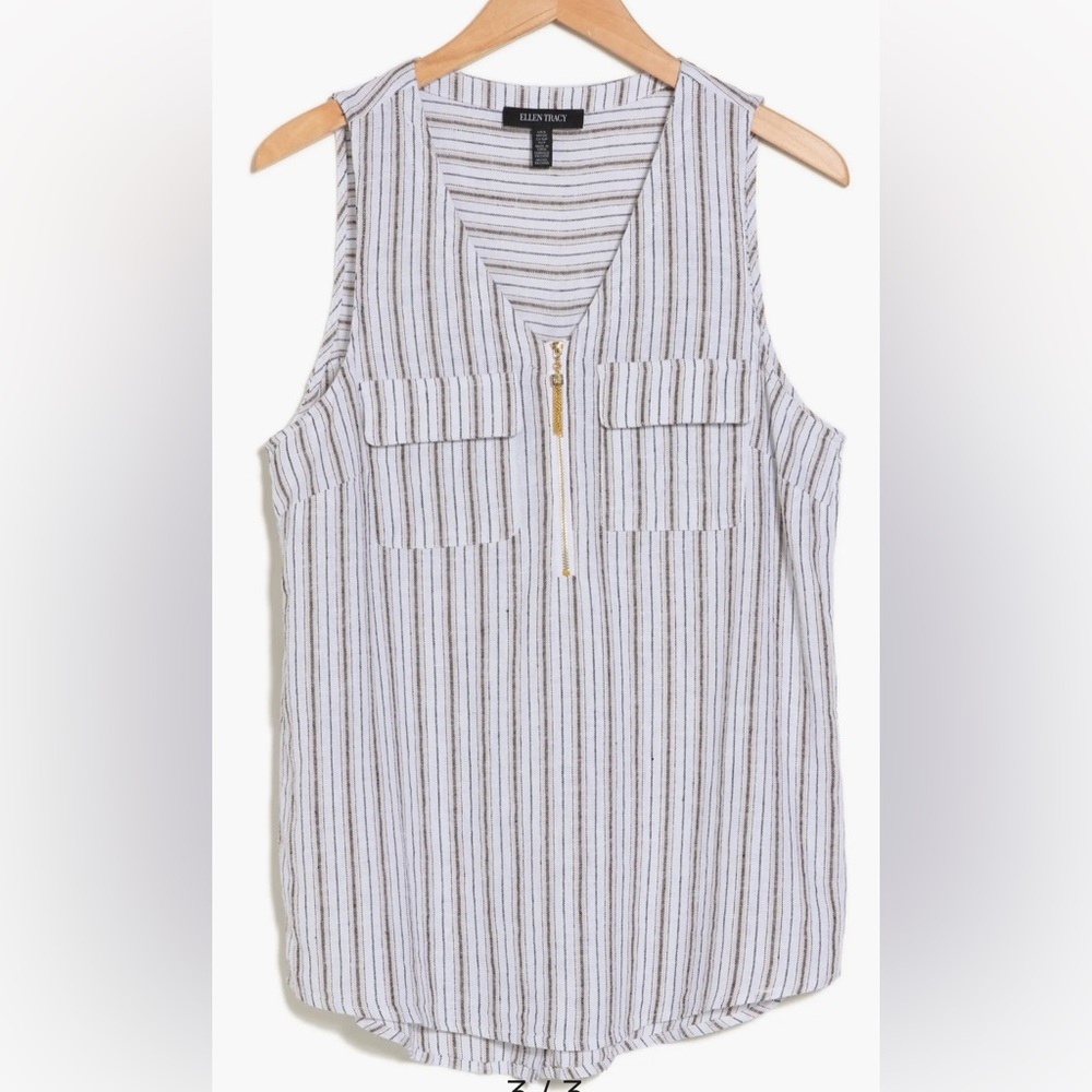 Ellen Tracy sleeveless top. Partial zipper top .Sz. M
